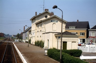 Vichte - SNCB K04382-06.jpg
